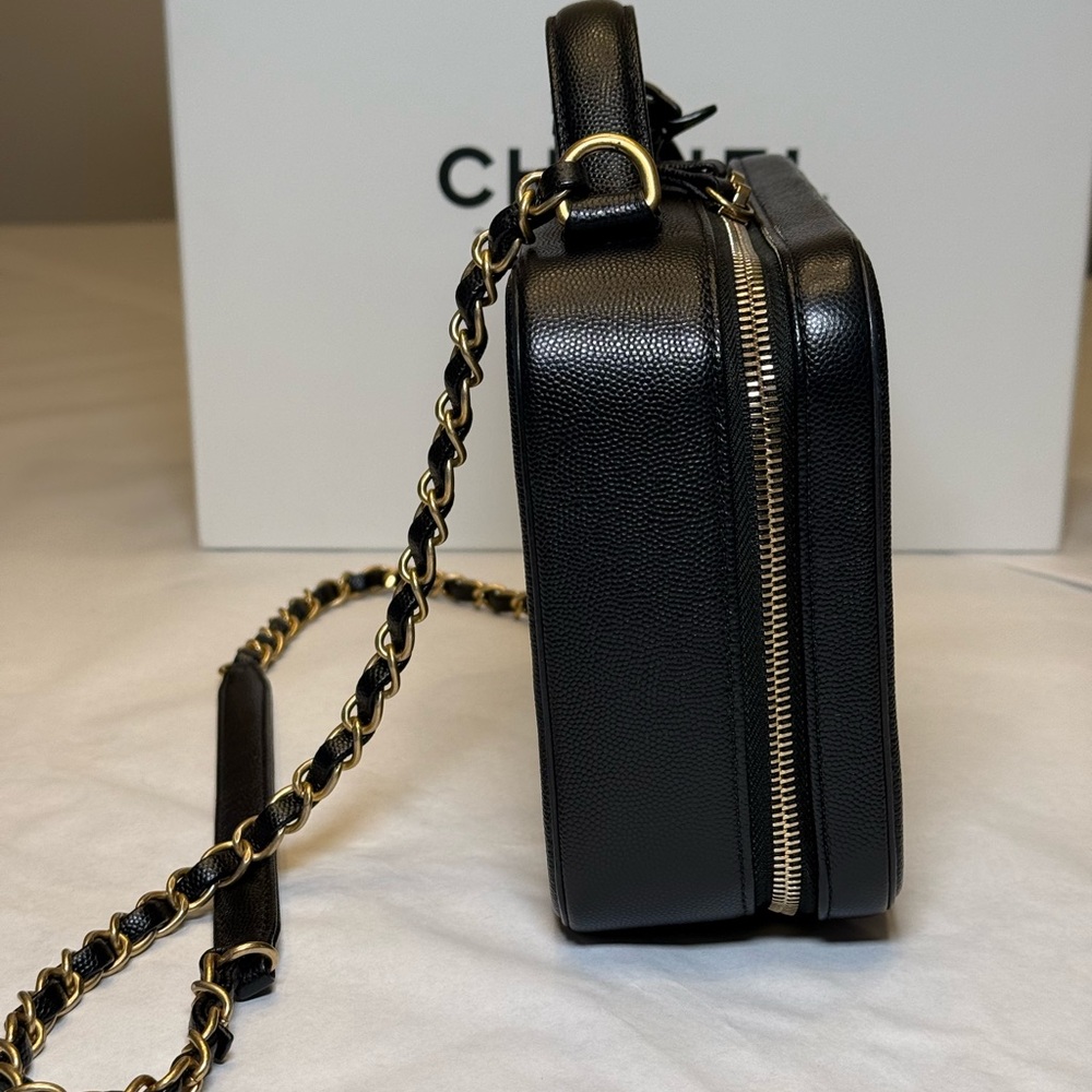 Chanel CC Vanity Case BlackCrossbody Bag with Gold Accents - Picture 5 of 16